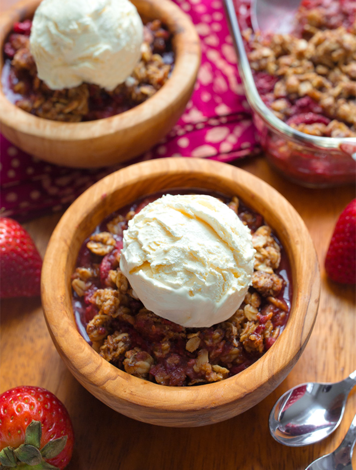 Healthy Strawberry Crisp With Streusel Topping